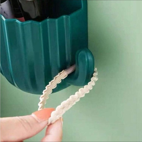 Cactus-Shaped Toothbrush Holder: Fun Bathroom Organizer for hair ties, brushes - Picture 4 of 7